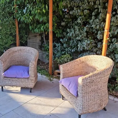 Tea, Incantevole Con Giardino . Nyaraló